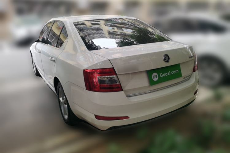 Used Skoda Octavia 2015 1.6L Automatic Yijun Edition Rear Left 45 Deg