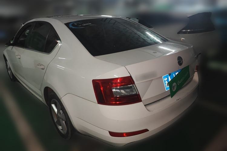 Used Skoda Octavia 2015 1.6L Automatic Yijun Edition Rear Left 45 Deg
