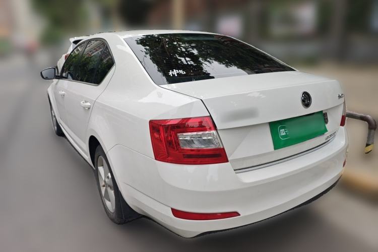 Used Skoda Octavia 2015 1.6L Automatic Yijun Edition Rear Left 45 Deg