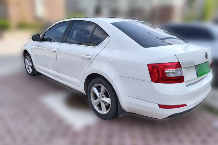 Used Skoda Octavia 2015 1.6L Automatic Yijun Edition Rear Left 45 Deg