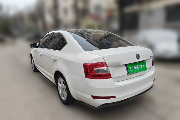 Used Skoda Octavia 2015 1.6L Automatic Yijie Edition Rear Left 45 Deg