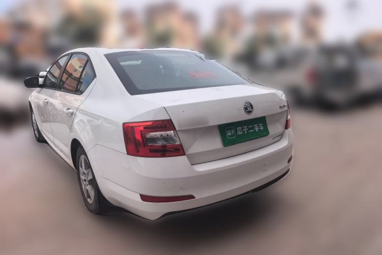 Used Skoda Octavia 2015 1.6L Manual Eado Edition Rear Left 45 Deg