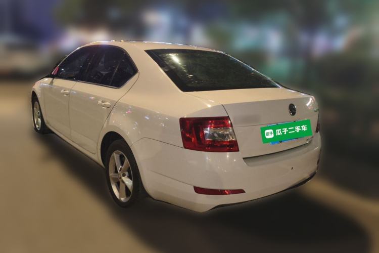 Used Skoda Octavia 2015 1.6L Automatic Yijun Edition Rear Left 45 Deg