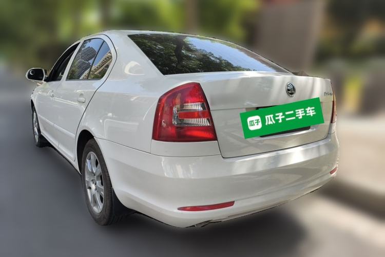 Used Skoda Octavia 2015 Classic Model 1.6L Manual Eado Version Rear Left 45 Deg