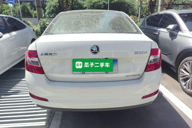 Used Skoda Octavia 2015 1.6L Automatic Yijie Edition Rear