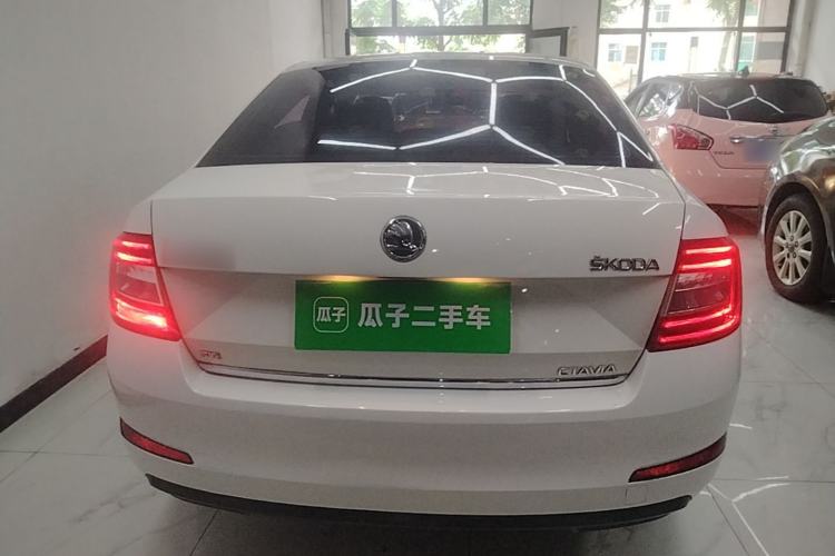 Used Skoda Octavia 2015 1.6L Automatic Yijun Edition Rear