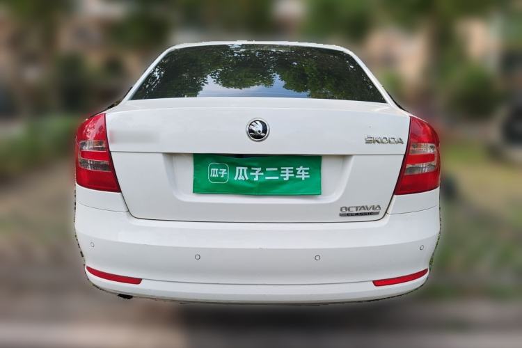 Used Skoda Octavia 2015 Classic Model 1.6L Automatic Yijie Version Rear