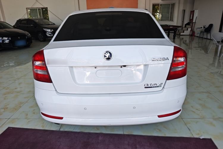 Used Skoda Octavia 2015 Classic Model 1.6L Automatic Yijie Version Rear