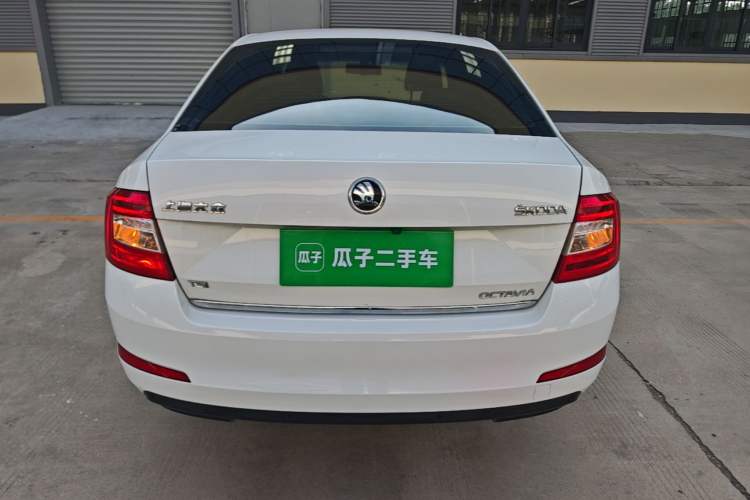 Used Skoda Octavia 2015 1.4TSI DSG Yijun Edition Rear
