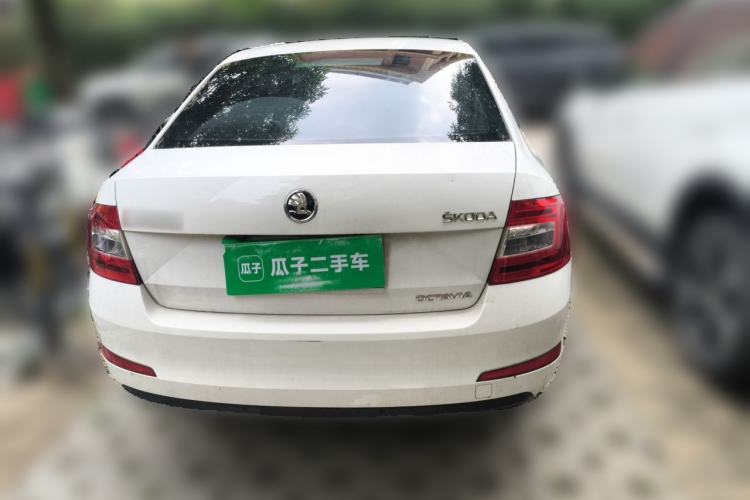 Used Skoda Octavia 2015 1.6L Automatic Yijie Edition Rear