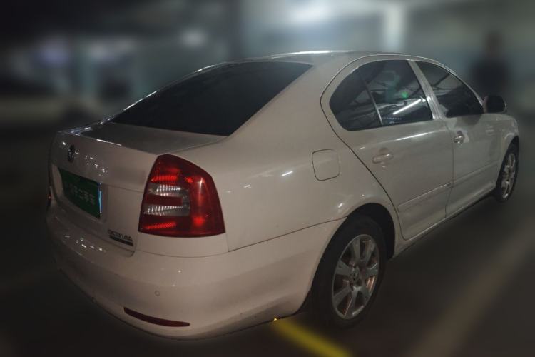Used Skoda Octavia 2015 Classic Model 1.6L Automatic Yijie Version Rear Right 45 Deg