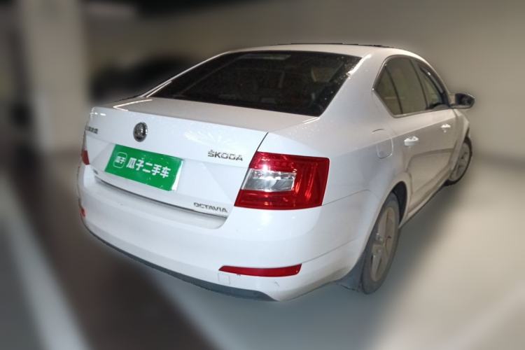 Used Skoda Octavia 2015 1.4TSI DSG Yijun Edition Rear Right 45 Deg