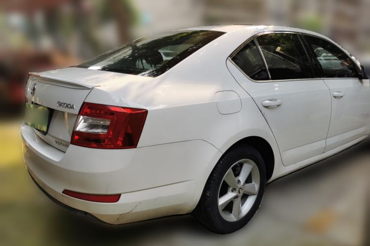 Used Skoda Octavia 2015 1.6L Automatic Yijie Edition Rear Right 45 Deg