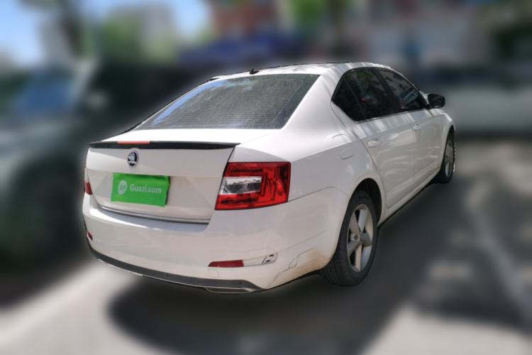 Used Skoda Octavia 2015 1.4TSI DSG Yijun Edition Rear Right 45 Deg