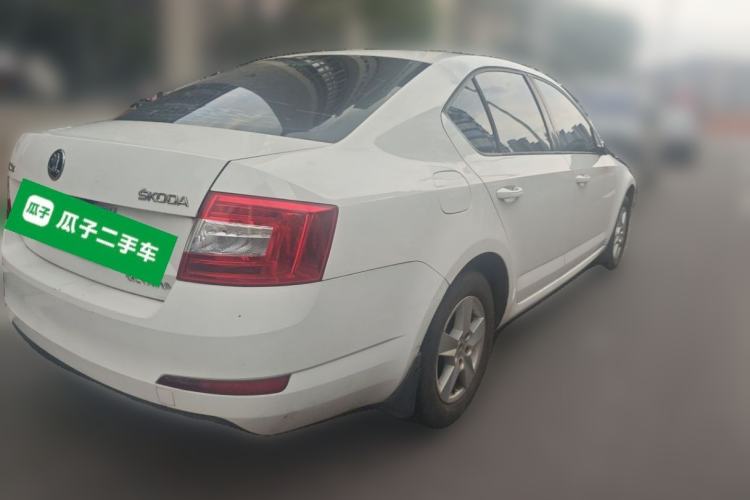 Used Skoda Octavia 2015 1.6L Automatic Eado Edition Rear Right 45 Deg