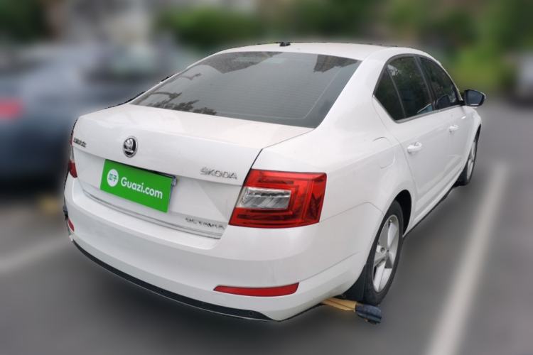 Used Skoda Octavia 2015 1.6L Automatic Yijun Edition Rear Right 45 Deg