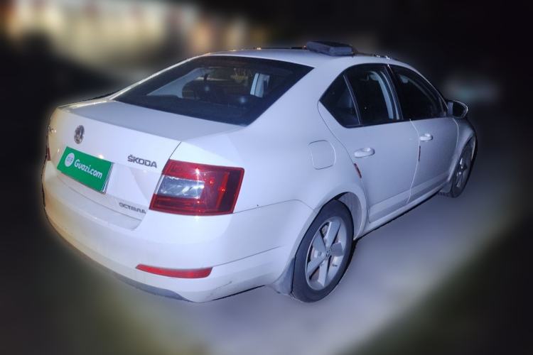 Used Skoda Octavia 2015 1.6L Automatic Eado Edition Rear Right 45 Deg