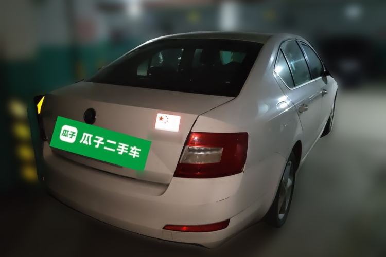 Used Skoda Octavia 2015 1.6L Automatic Yijun Edition Rear Right 45 Deg