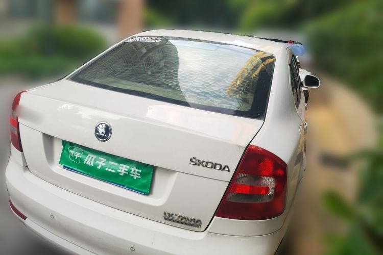Used Skoda Octavia 2015 Classic Model 1.6L Automatic Yijie Version Rear Right 45 Deg