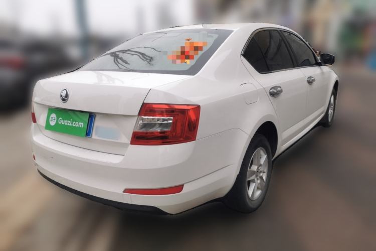 Used Skoda Octavia 2015 1.6L Manual Eado Edition Rear Right 45 Deg