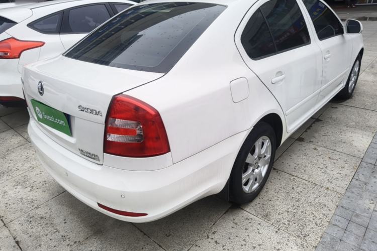 Used Skoda Octavia 2015 Classic Model 1.6L Automatic Yijie Version Rear Right 45 Deg