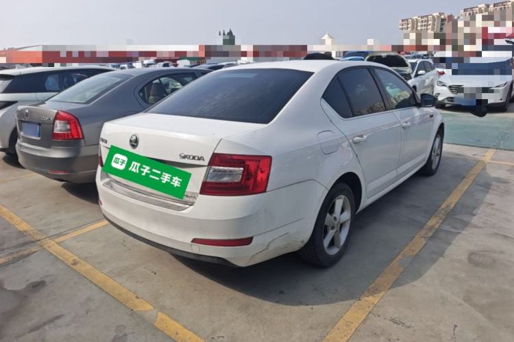 Used Skoda Octavia 2015 1.6L Manual Yijun Edition Rear Right 45 Deg