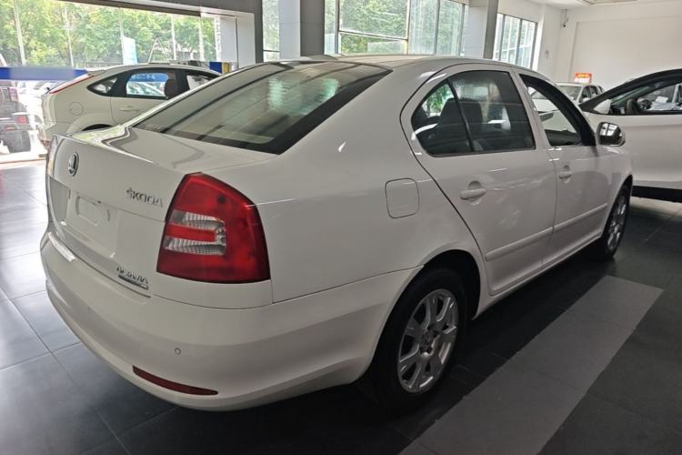 Used Skoda Octavia 2015 Classic Model 1.6L Automatic Yijie Version Rear Right 45 Deg