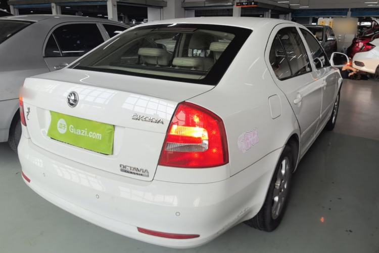 Used Skoda Octavia 2015 Classic Model 1.6L Automatic Yijie Version Rear Right 45 Deg