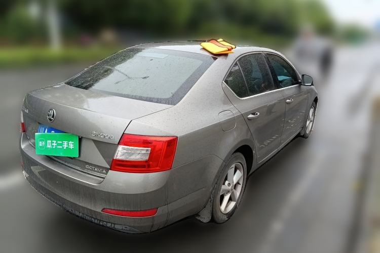 Used Skoda Octavia 2015 1.4TSI DSG Yijun Edition Rear Right 45 Deg