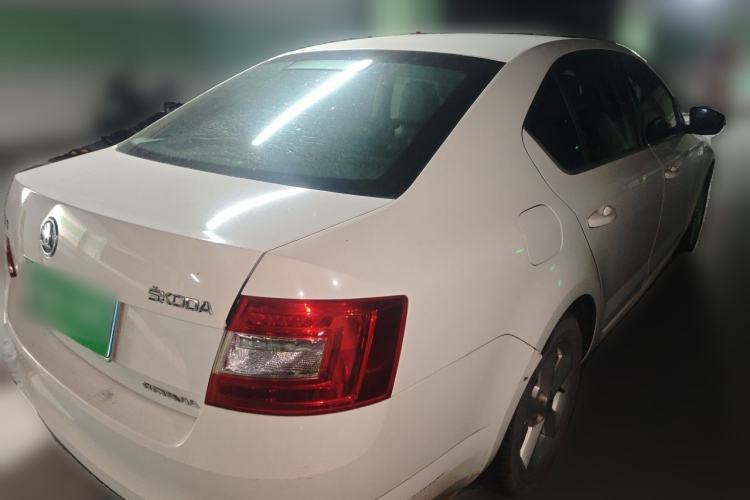 Used Skoda Octavia 2015 1.6L Automatic Yijie Edition Rear Right 45 Deg