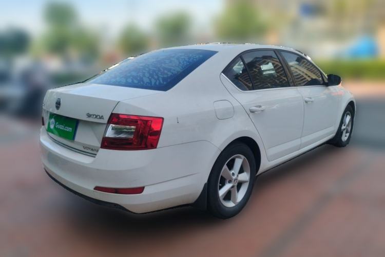 Used Skoda Octavia 2015 1.4TSI DSG Yijun Edition Rear Right 45 Deg