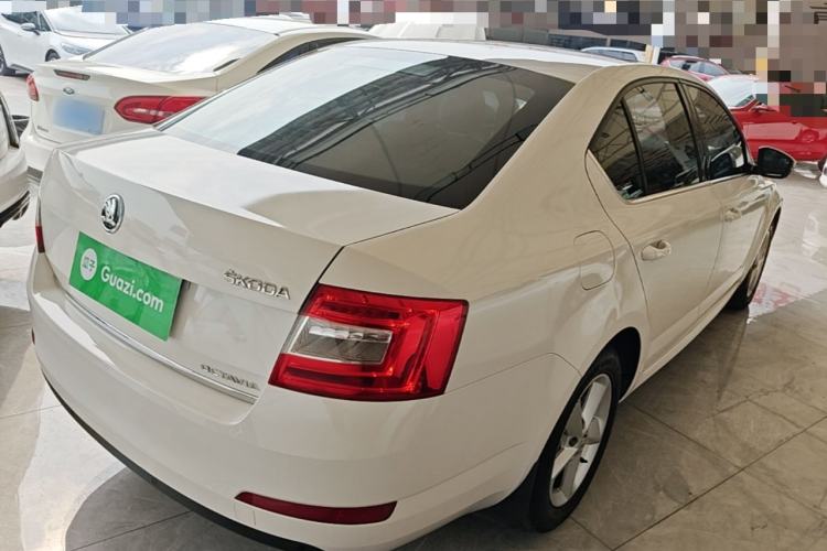 Used Skoda Octavia 2015 1.6L Automatic Yijun Edition Rear Right 45 Deg