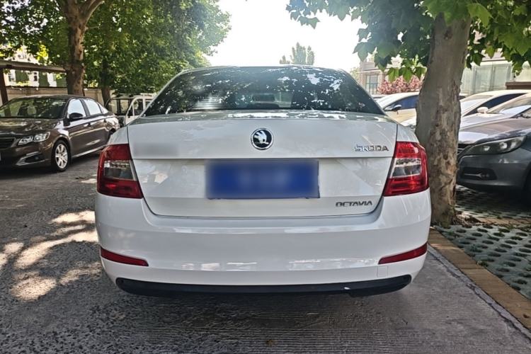 Used Skoda Octavia 2015 1.6L Manual Yijie Edition Rear