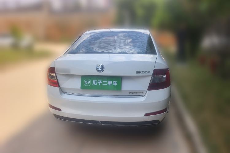 Used Skoda Octavia 2015 1.6L Manual Yijun Edition Rear