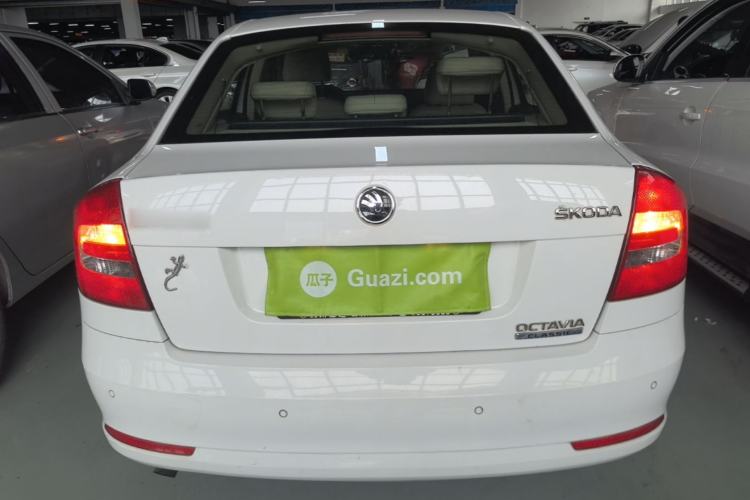 Used Skoda Octavia 2015 Classic Model 1.6L Automatic Yijie Version Rear