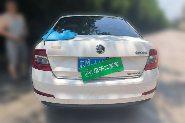 Used Skoda Octavia 2015 1.6L Manual Yijun Edition Rear
