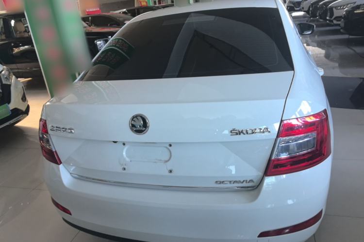 Used Skoda Octavia 2015 1.6L Automatic Yijun Edition Rear