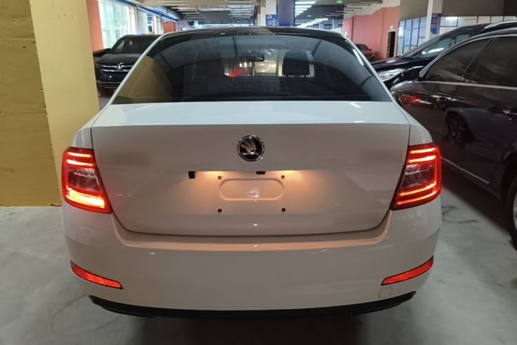Used Skoda Octavia 2015 1.6L Automatic Yijie Edition Rear