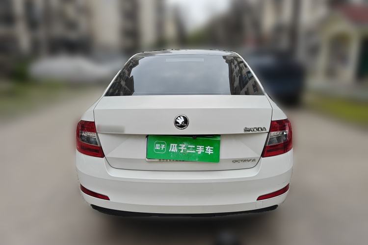 Used Skoda Octavia 2015 1.6L Automatic Yijie Edition Rear