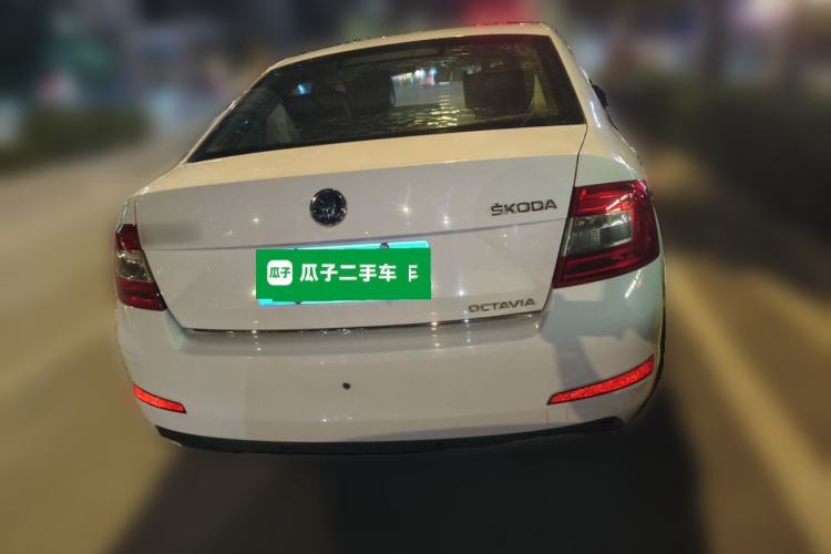 Used Skoda Octavia 2015 1.6L Automatic Yijun Edition Rear