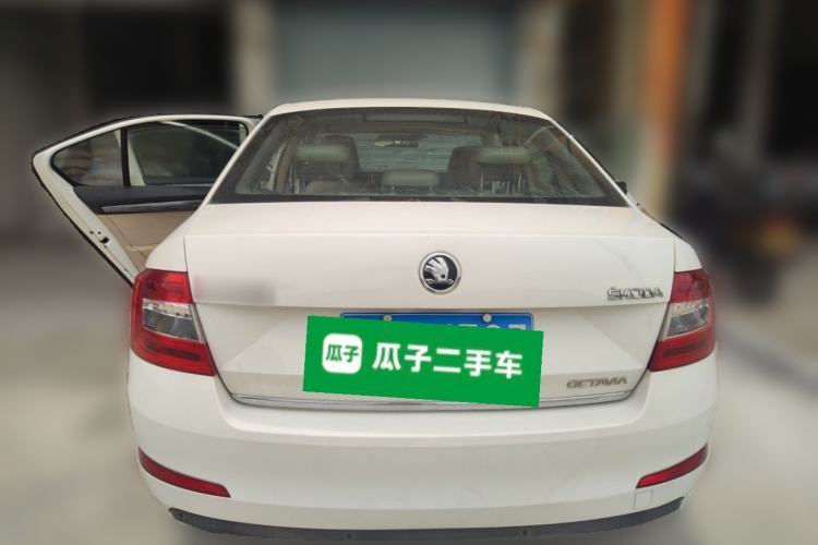 Used Skoda Octavia 2015 1.6L Automatic Yijun Edition Rear