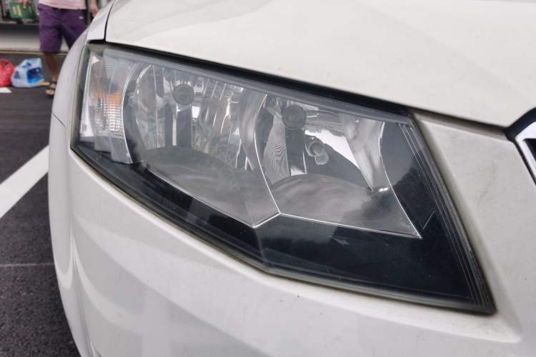 Used Skoda Octavia 2015 1.6L Automatic Yijun Edition Right Front Headlight