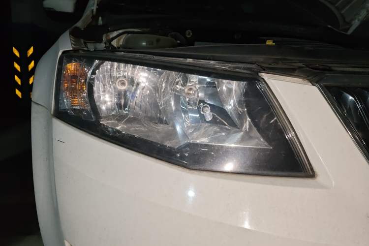Used Skoda Octavia 2015 1.6L Automatic Yijun Edition Right Front Headlight