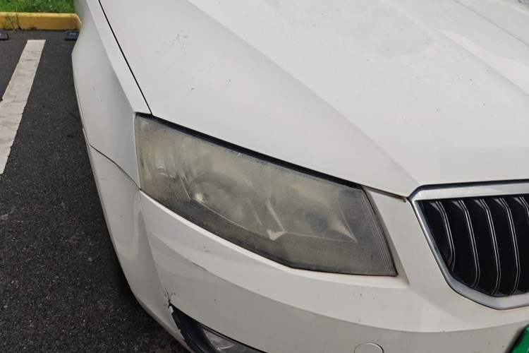 Used Skoda Octavia 2015 1.6L Automatic Yijie Edition Right Front Headlight