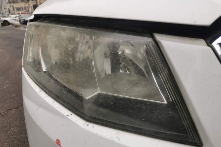 Used Skoda Octavia 2015 1.6L Manual Eado Edition Right Front Headlight