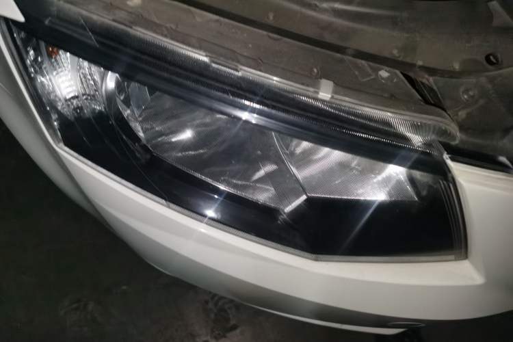 Used Skoda Octavia 2015 1.6L Automatic Yijie Edition Right Front Headlight