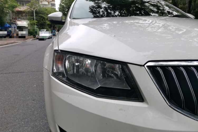 Used Skoda Octavia 2015 1.6L Automatic Yijie Edition Right Front Headlight