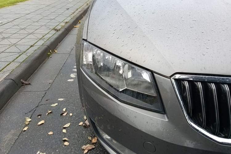Used Skoda Octavia 2015 1.4TSI DSG Yijun Edition Right Front Headlight