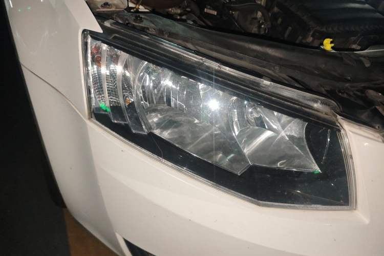 Used Skoda Octavia 2015 1.6L Automatic Yijie Edition Right Front Headlight