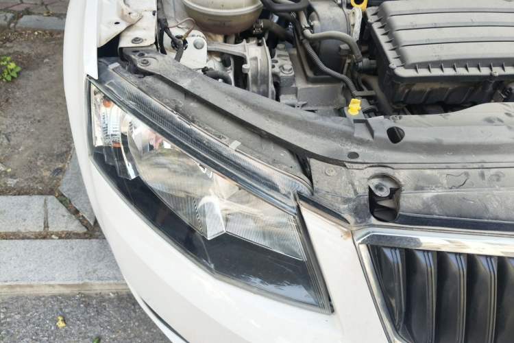 Used Skoda Octavia 2015 1.6L Automatic Yijie Edition Right Front Headlight